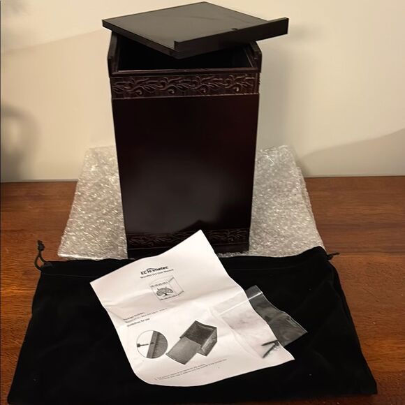 Tree of Life Memorial Urn NWT - Picture 3 of 9